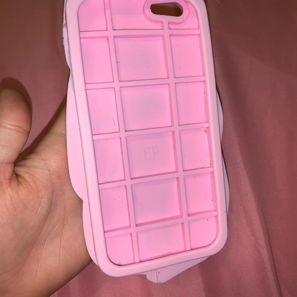 clothes - Picture 4 of 8